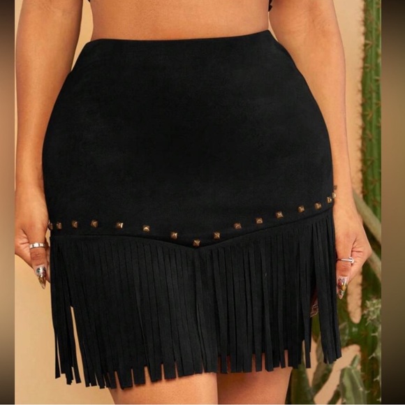 Boho vegan suede fringe detail studded skirt - Picture 2 of 9